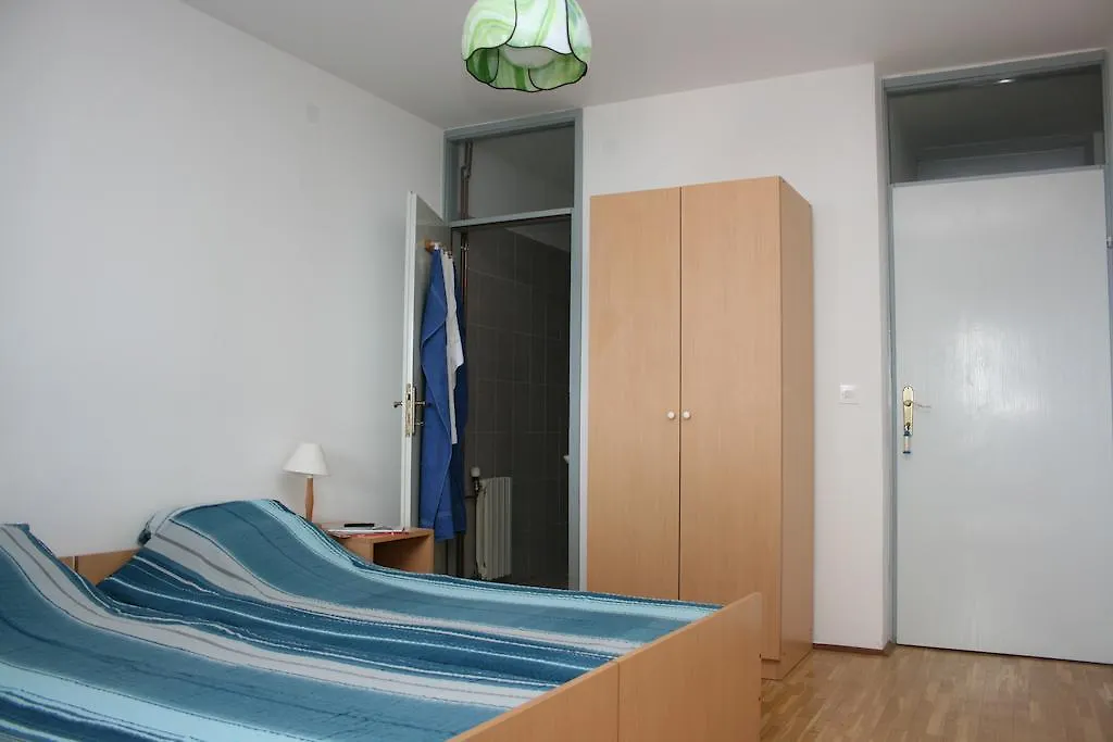 Apartments Lara Dramalj