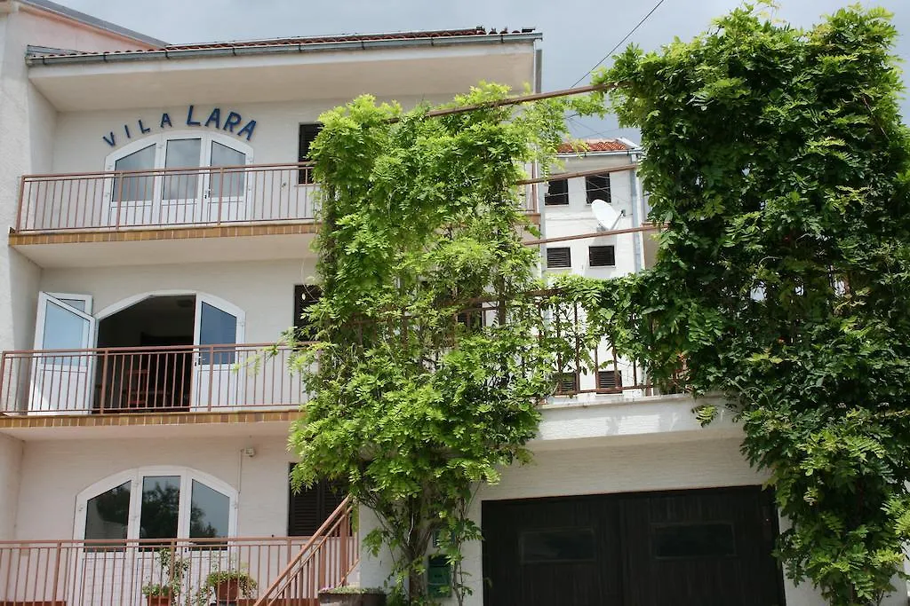 Apartments Lara Dramalj